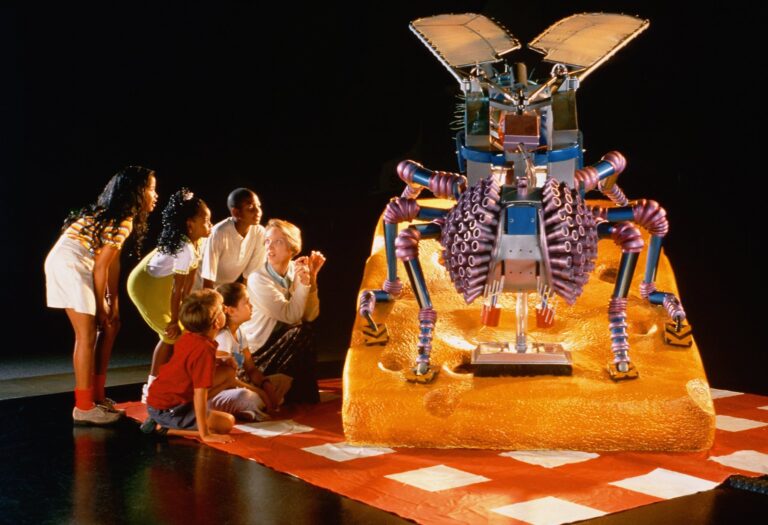 The Robot Zoo at Science World 2026: Giant Robot Animals Kids Can Play With
